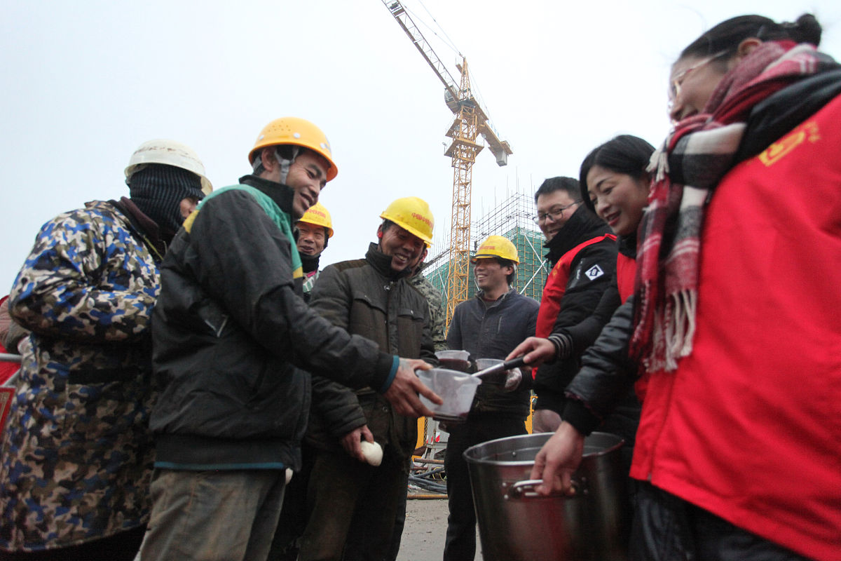 帮我写时间为十周的中铁建的学生岗位实习周记 要求每周300字