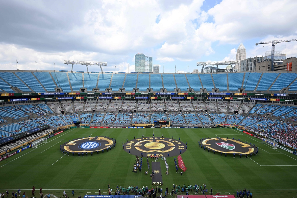 切尔西女足比赛场地：斯坦福桥球场 - 切尔西足球俱乐部主场