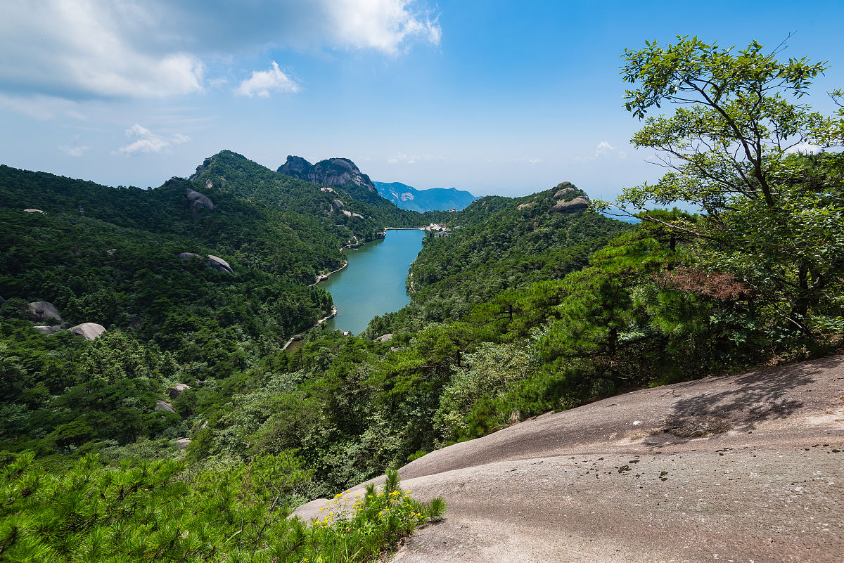 2018年8月6日,安徽安庆,天柱山.天柱山因主峰如"一柱擎天"而得名,有 "