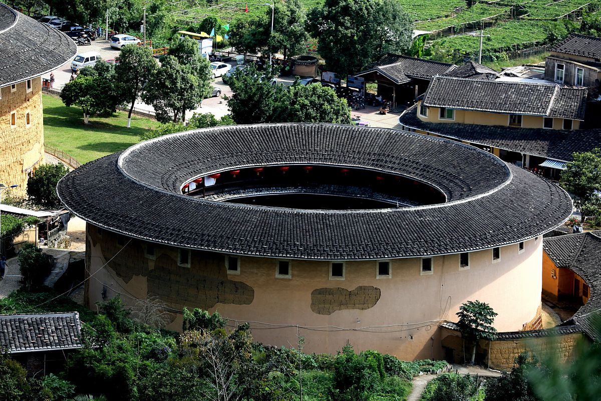 龙岩市有哪些特色？龙岩市的旅游景点有哪些？龙岩市未来发展怎么样？