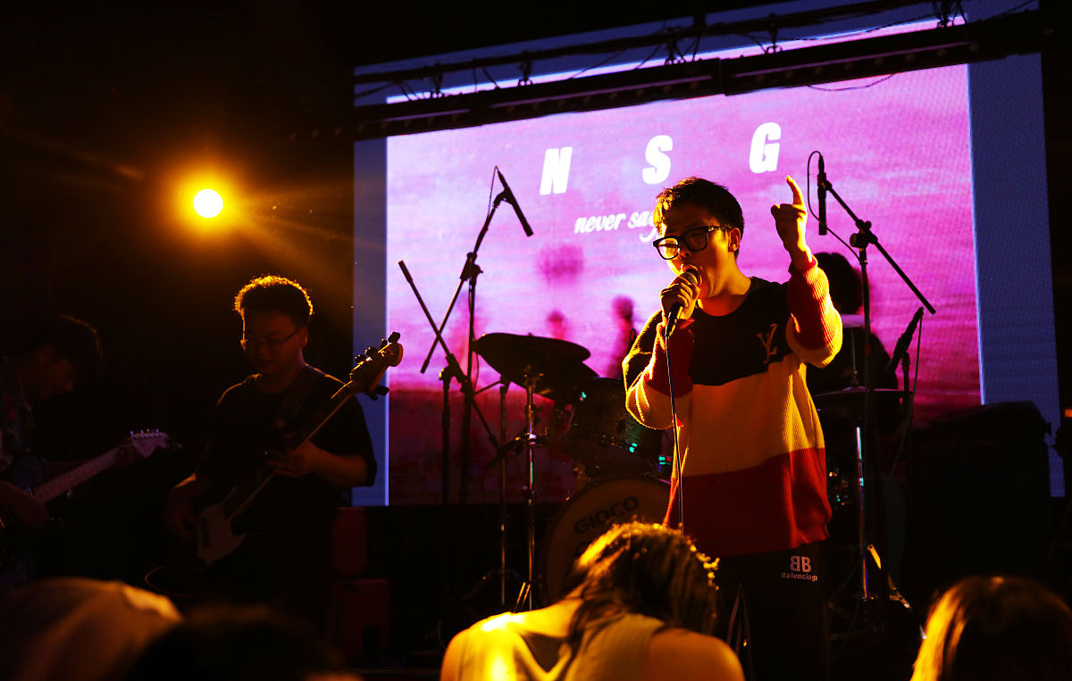 箤办地点箤办时自时问签到场地项目表演形式团体标记组别不可更改姓名温馨提示吉艾尼宴会中心武进区青洋南路103号202345请至少提前半小时检录签到1700-1800第二检录处民谣吉他独委小学D组贡钟一 以上内容做个表格