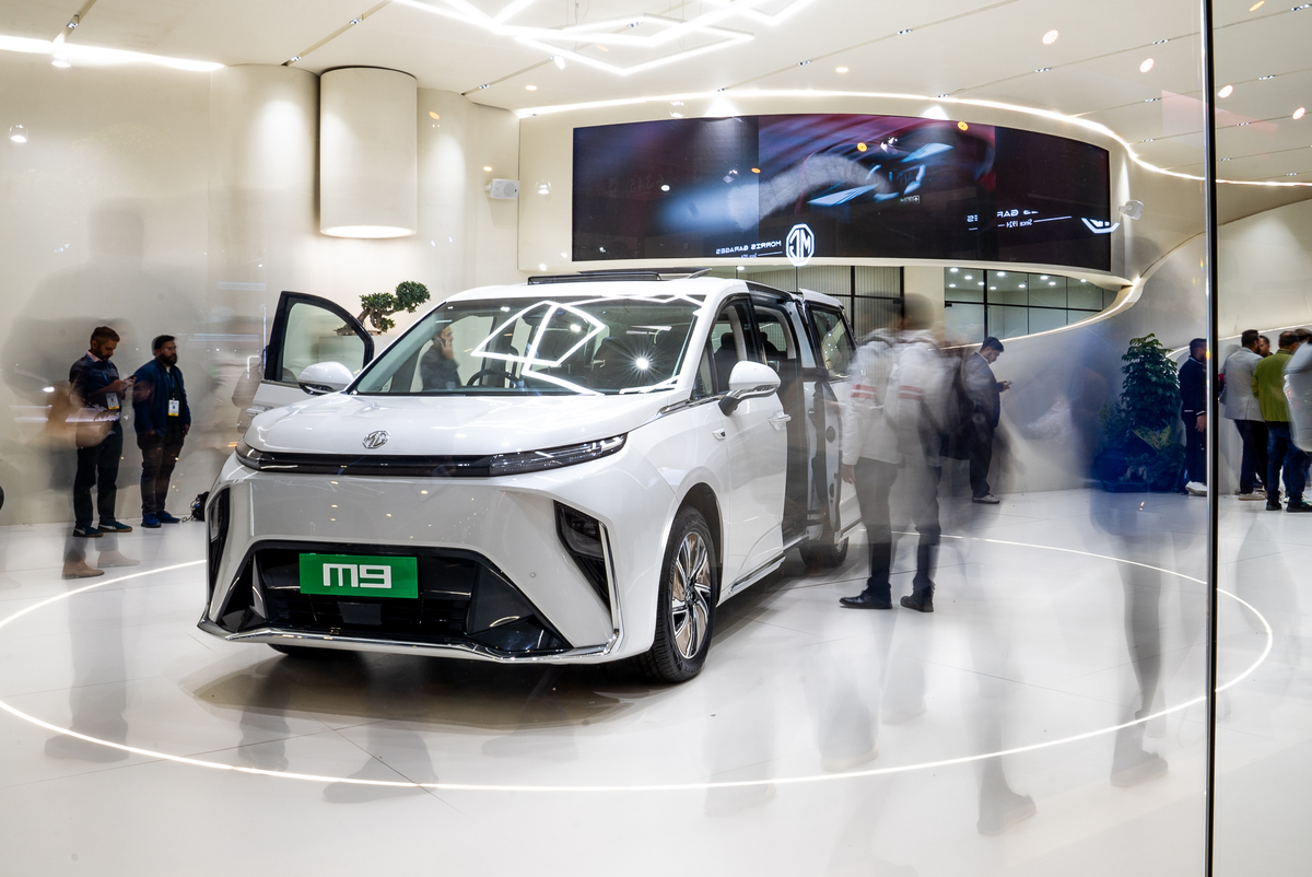 理想L7：智能科技与性能兼具的旗舰电动轿车