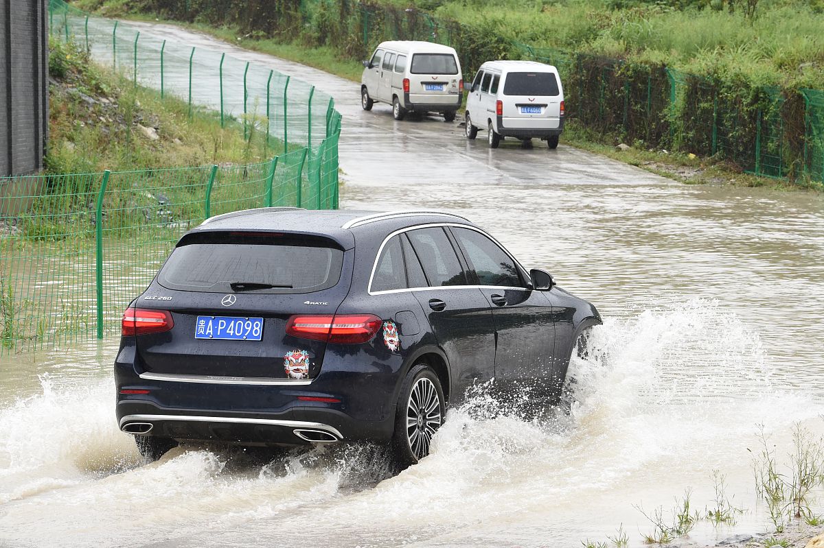 贵阳汽修专业学校招生要求：详解汽车修理基础知识