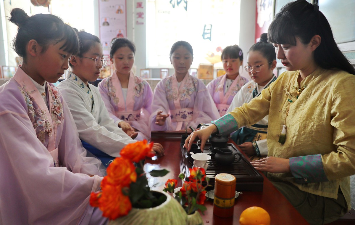 朋友邀请参加施食活动，如何回复？