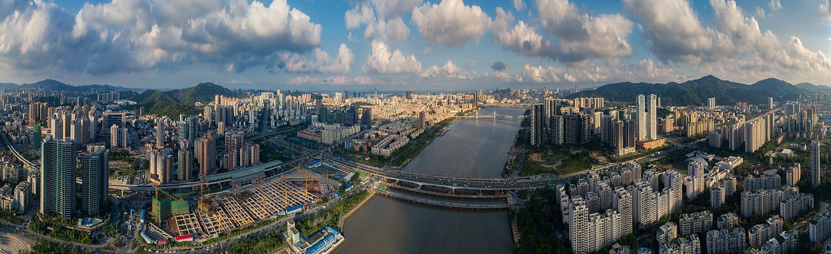 2018年5月16日,广东珠海,连月阴雨过后,珠海出现罕见的蓝天白云.