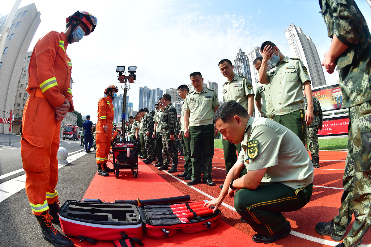 想当消防员可以去哪个学校学习？