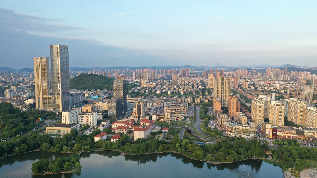 2020年6月9日,安徽马鞍山,航拍的马鞍山市区秀美景色.