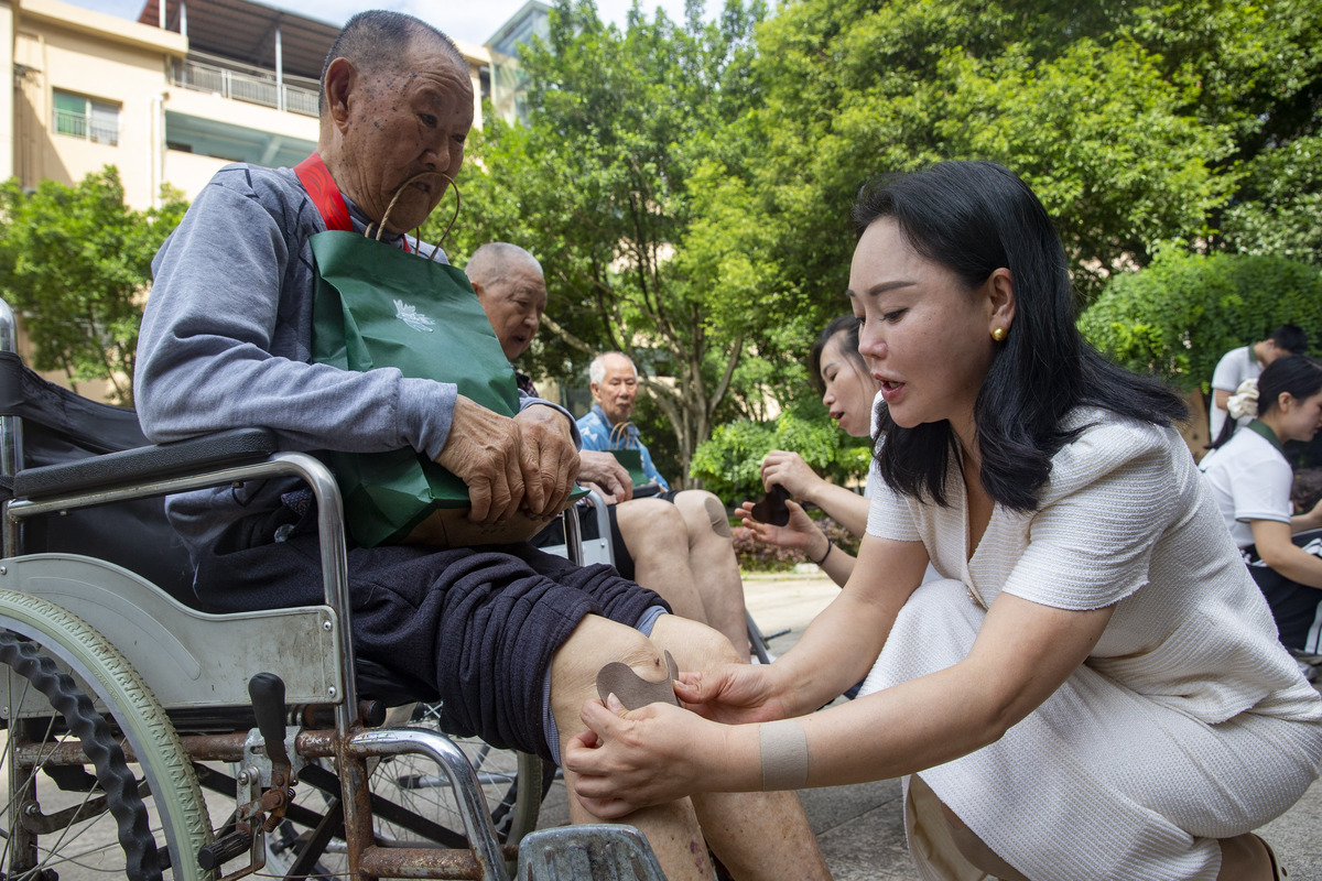 请以这也是一种爱为题目写一篇700左右的记叙文