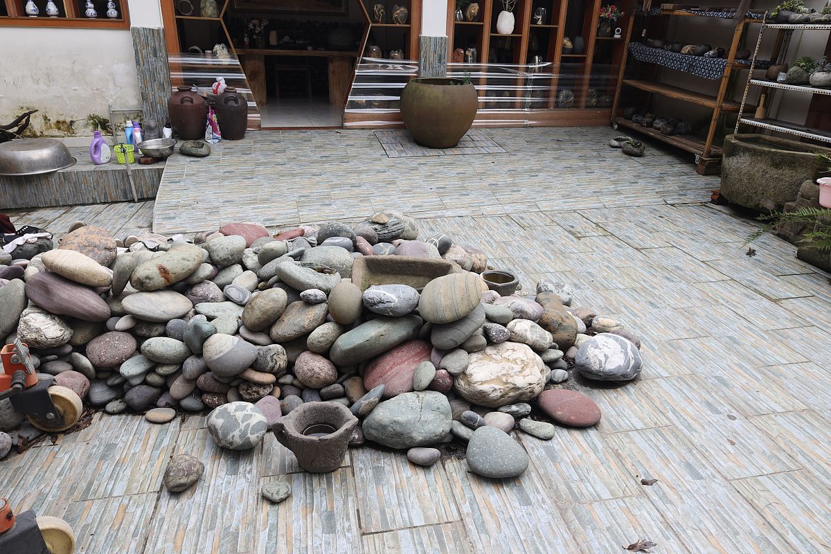 四川省马尔康民族师范学校民族美术专业介绍：课程内容、特色和发展方向