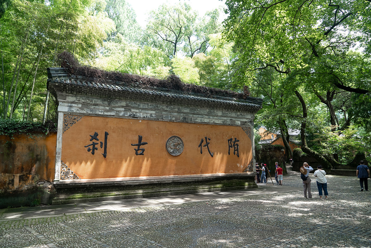 杭州旅游攻略：西湖、灵隐寺、南宋御街、龙井茶，感受历史文化与自然风光