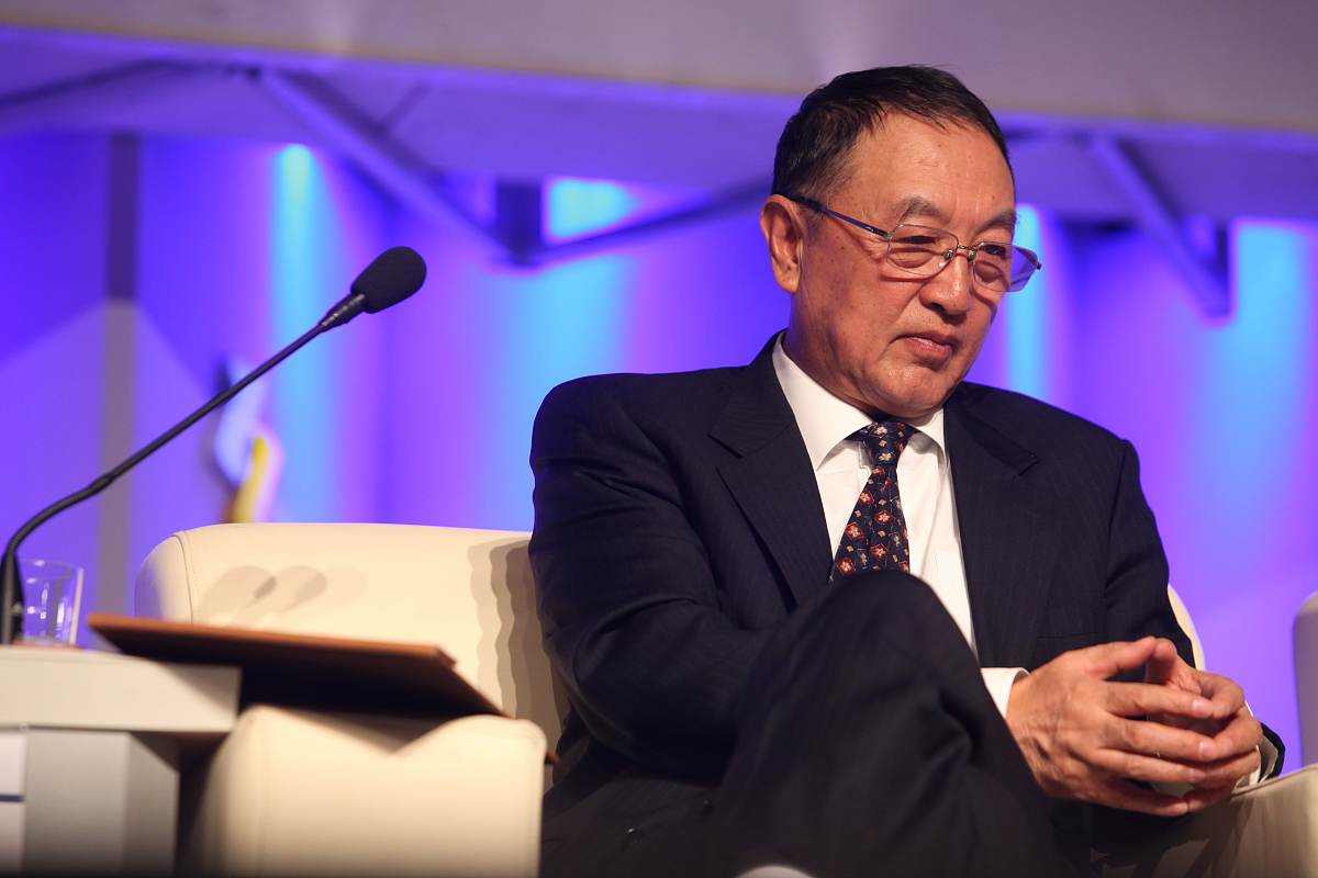 你作为一个畅销书作家请为联想 柳传志写一篇传记