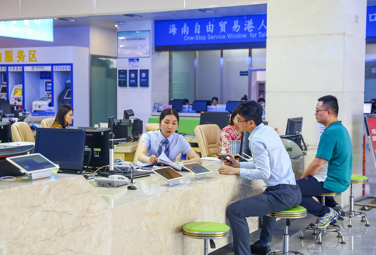 湖南行政审批局在推进营商环境优化升级有什么具体典型案例？