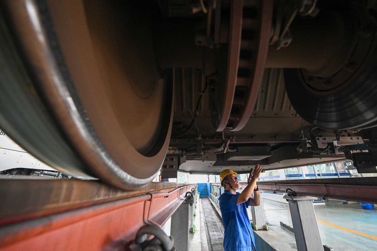 动车组转向架减震器安装位置及作用详解