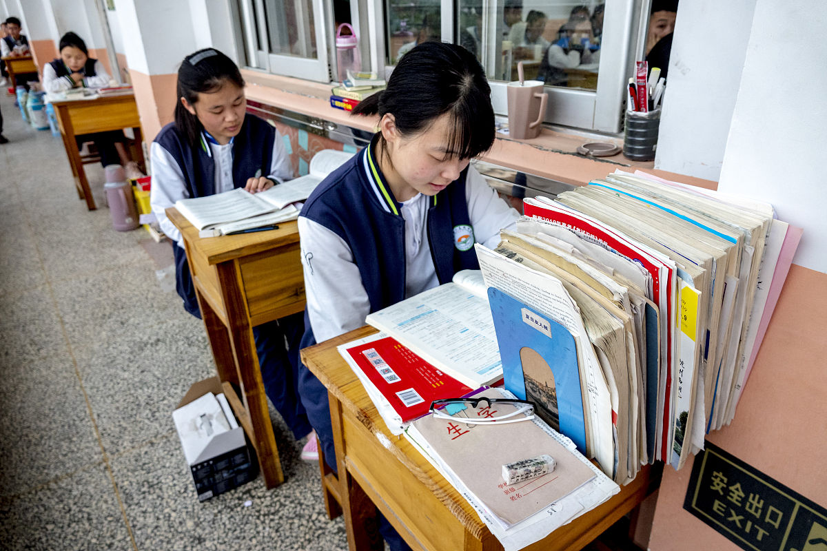 江苏包场高级中学评价：教学质量与学生发展