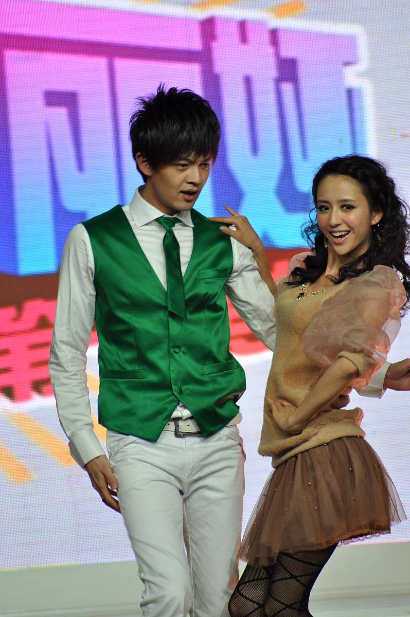 2011年2月28日,杭州,大型娱乐类综艺节目《快乐蓝天下》录制.  闫肃,
