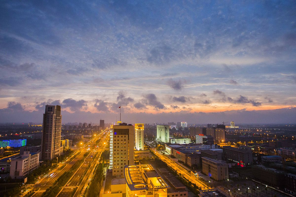 2015年7月11日,江苏连云港,"台风云"景观.