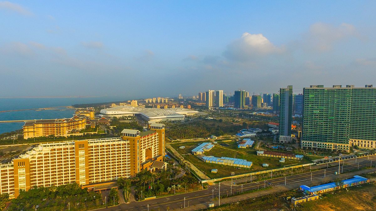 翻译Based on network text analysis research on the influence of image perception of Haikou tourism destinationAbstract：With the popularization of the Internet the way people obtain information has under
