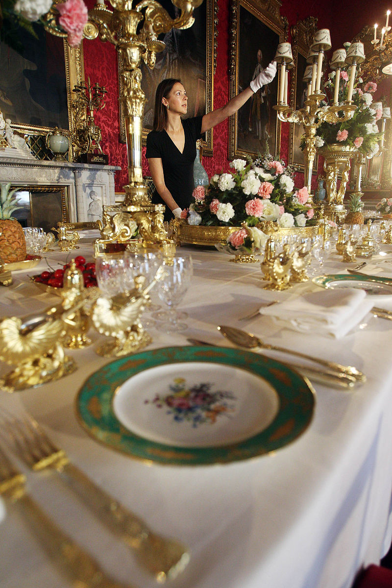 法国的礼品礼仪最初的来源分阶段的说清楚详细点