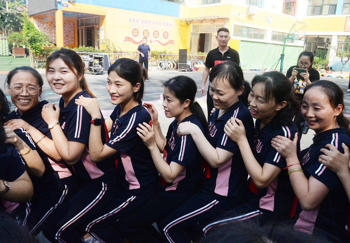 重庆女生初中毕业选择幼师学校：梦想、责任和未来