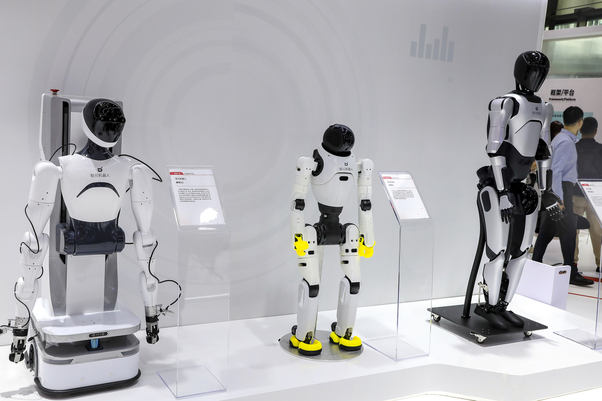 UR vs. 6R Robots: Understanding the Configuration Difference