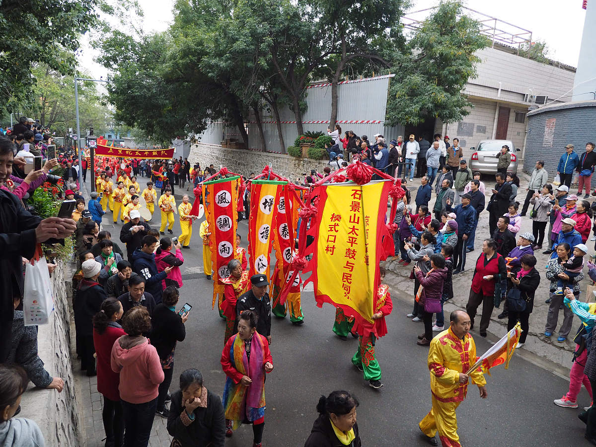 为做好北帝诞巡游路线的交通保障工作4月12日下午洪喜生副大队长会同治安