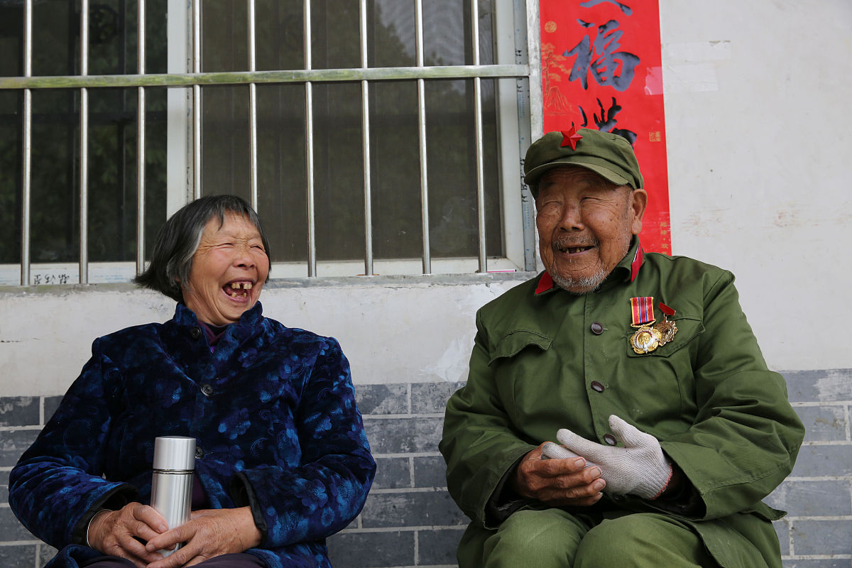 林徽因《你是那人间的四月天》诗集推荐：浪漫、情感与文化价值