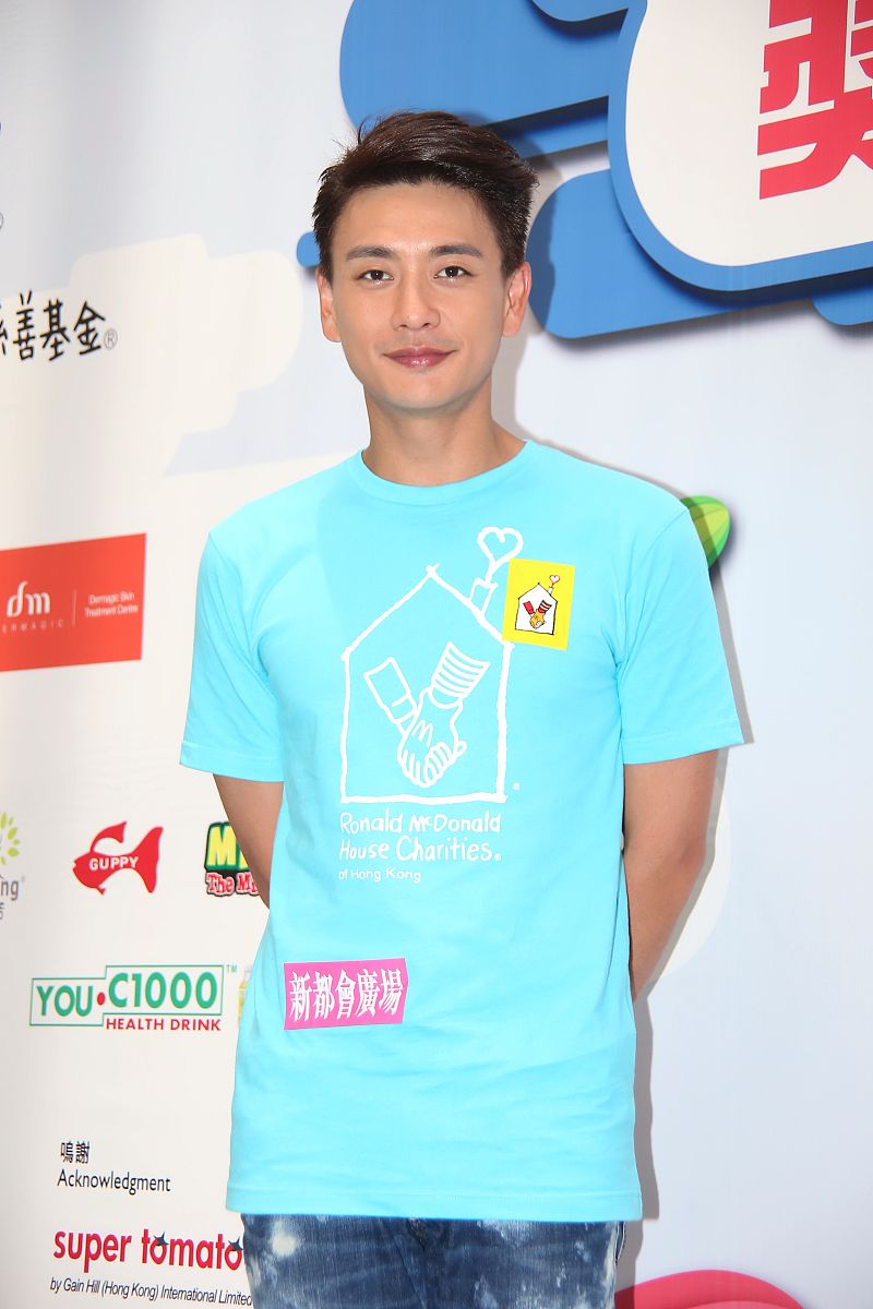 2013年7月6日,香港,明星出席麦当劳叔叔之家慈善奖券义卖日活动.