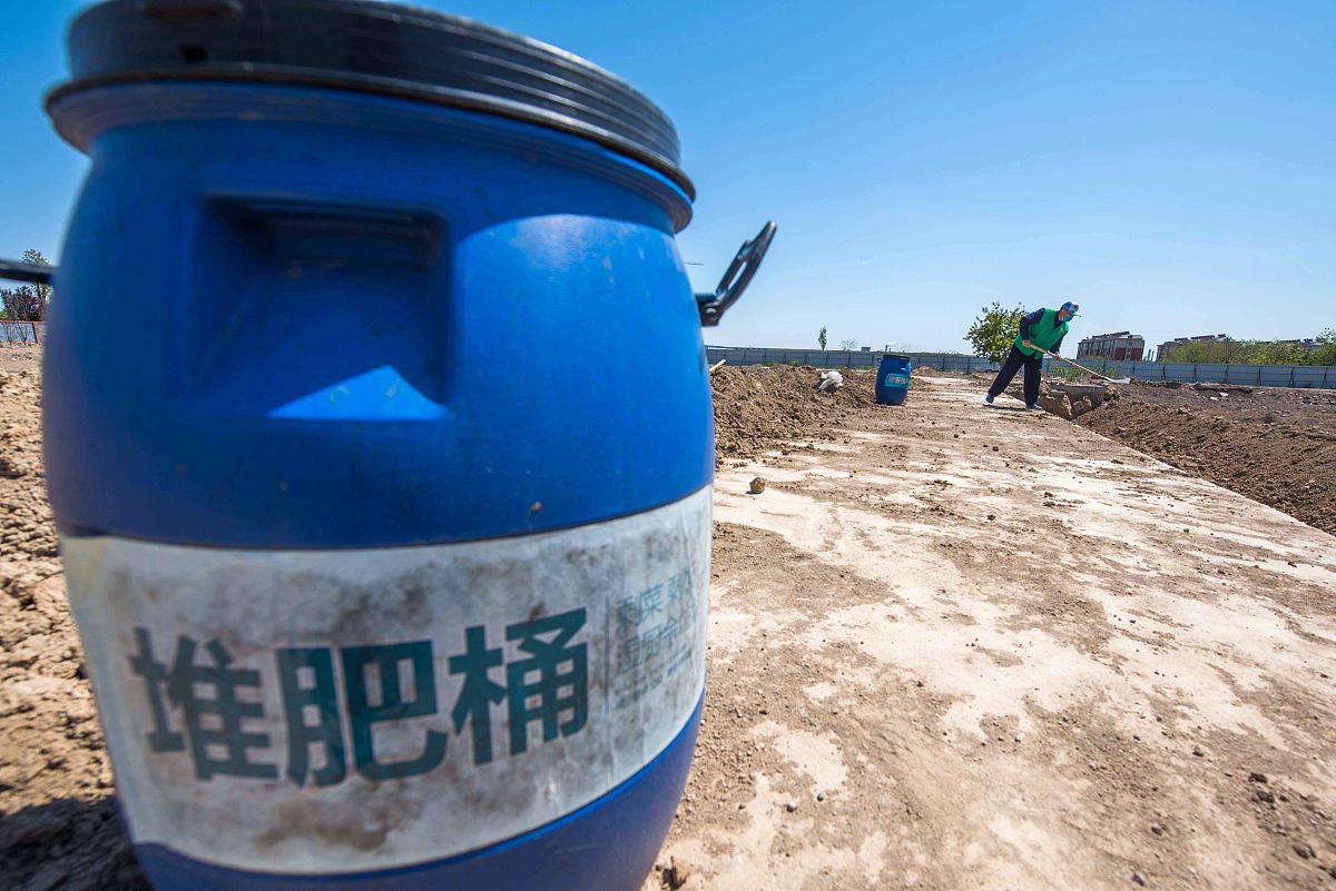 农村科普：厨余垃圾变宝，有机肥让土壤更健康！