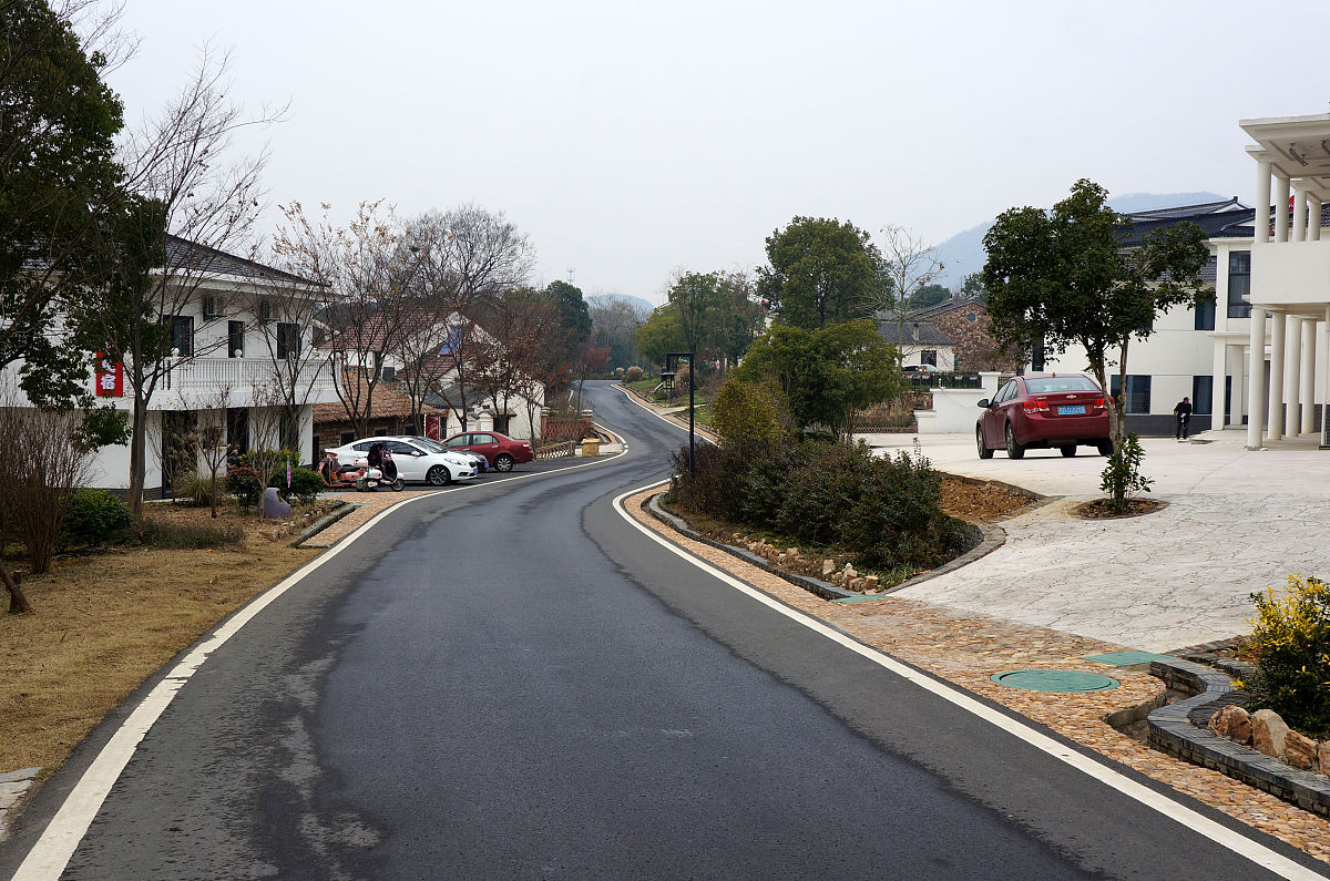 乡村道路改善：助力乡村振兴的基石