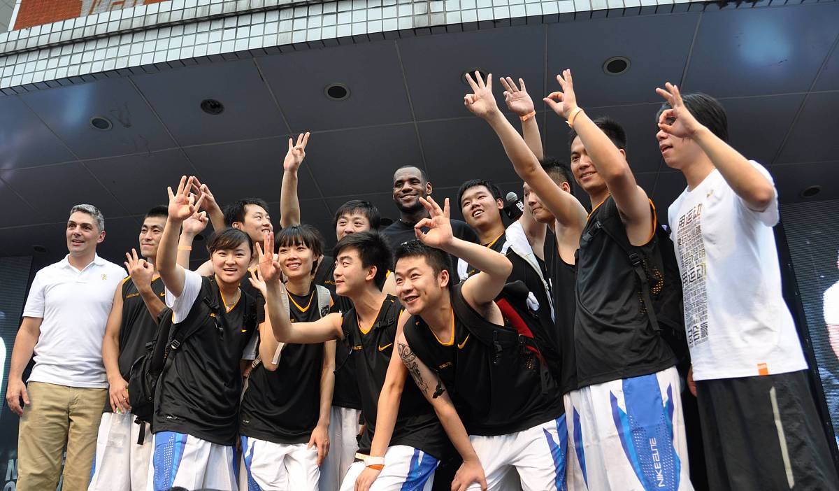 詹姆斯NBA历史地位排名：前五巨星之争