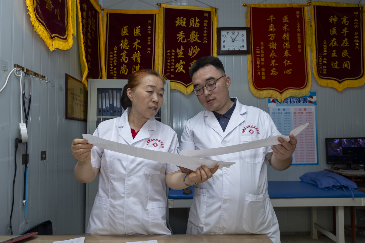 妙手回春：形容医术高超的人