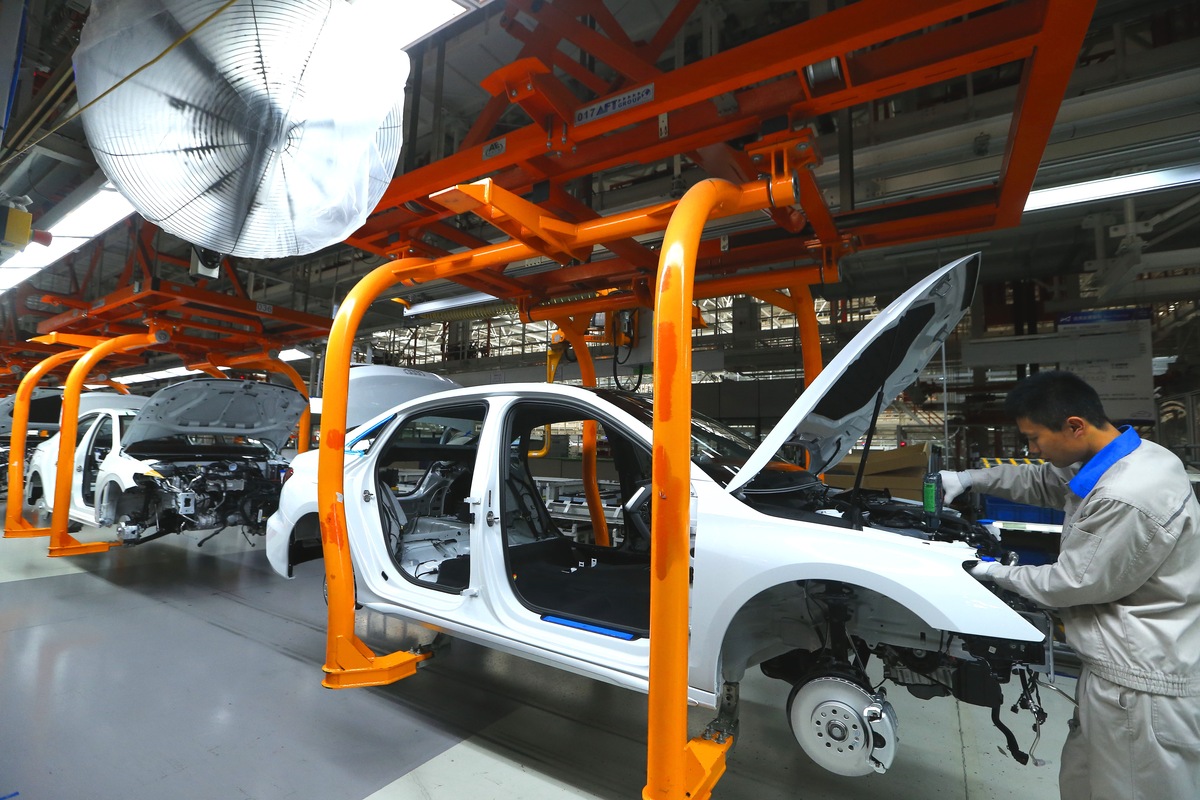 汽车行业谁需要弯管机？应用场景及人群解析