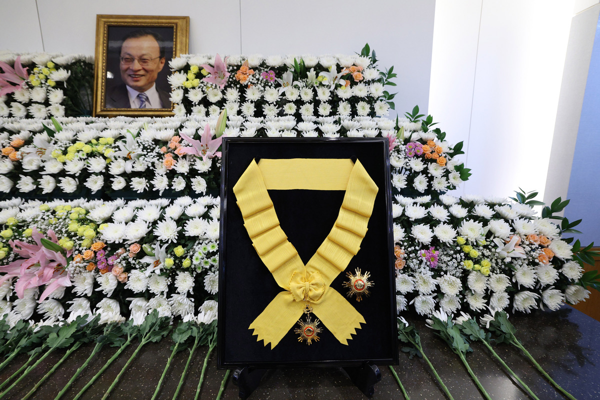 当地时间2026年1月27日,韩国首尔,韩国总统李在明向前
