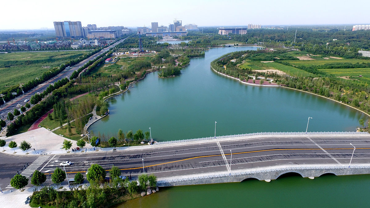 2016年8月30日,河南许昌,航拍河南许昌投资1.7亿元占地150亩北海公园.
