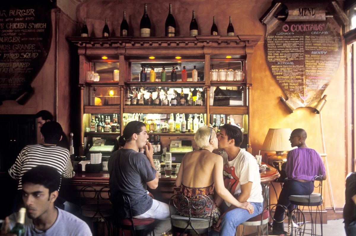 减除为名的咖啡酒馆slogan解除压力轻松去浪品牌风格是年轻的新潮的做一个品牌策划