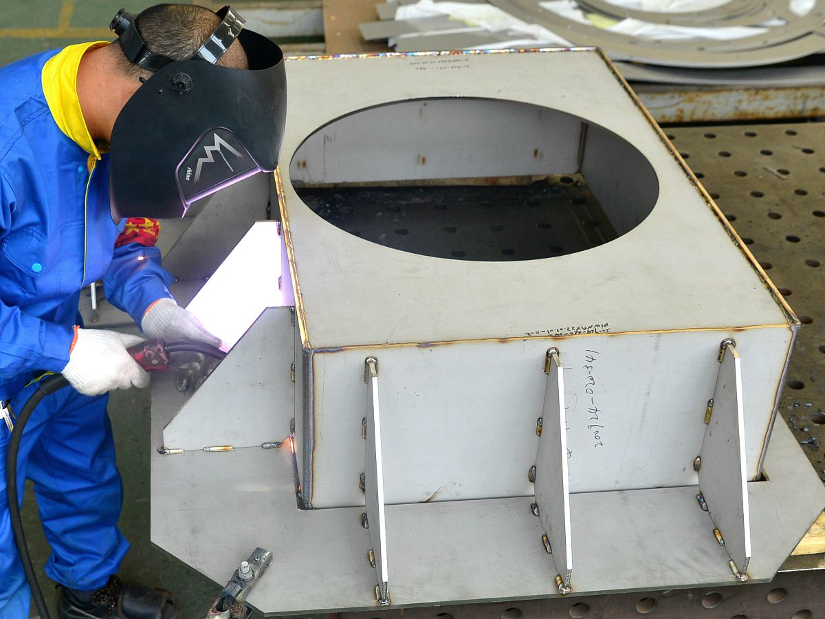 喷涂循环水槽起泡原因