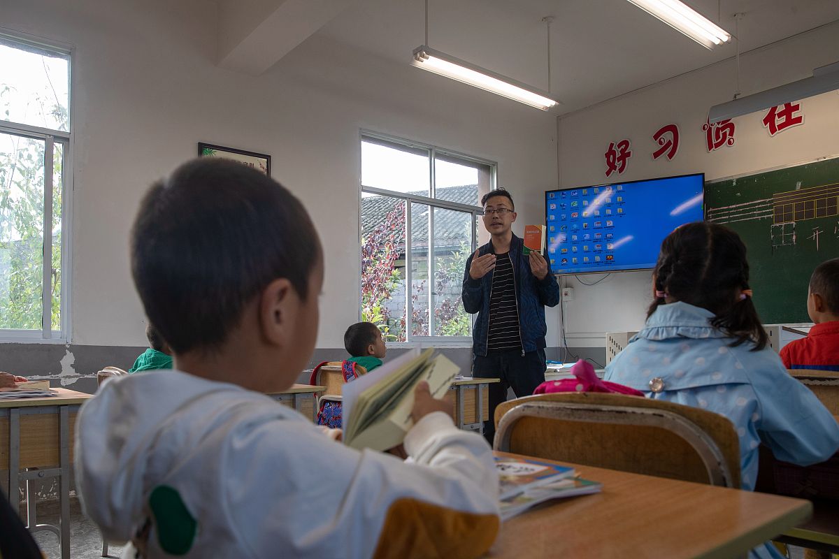 农村小学德育教育对学生心理健康的影响及策略研究