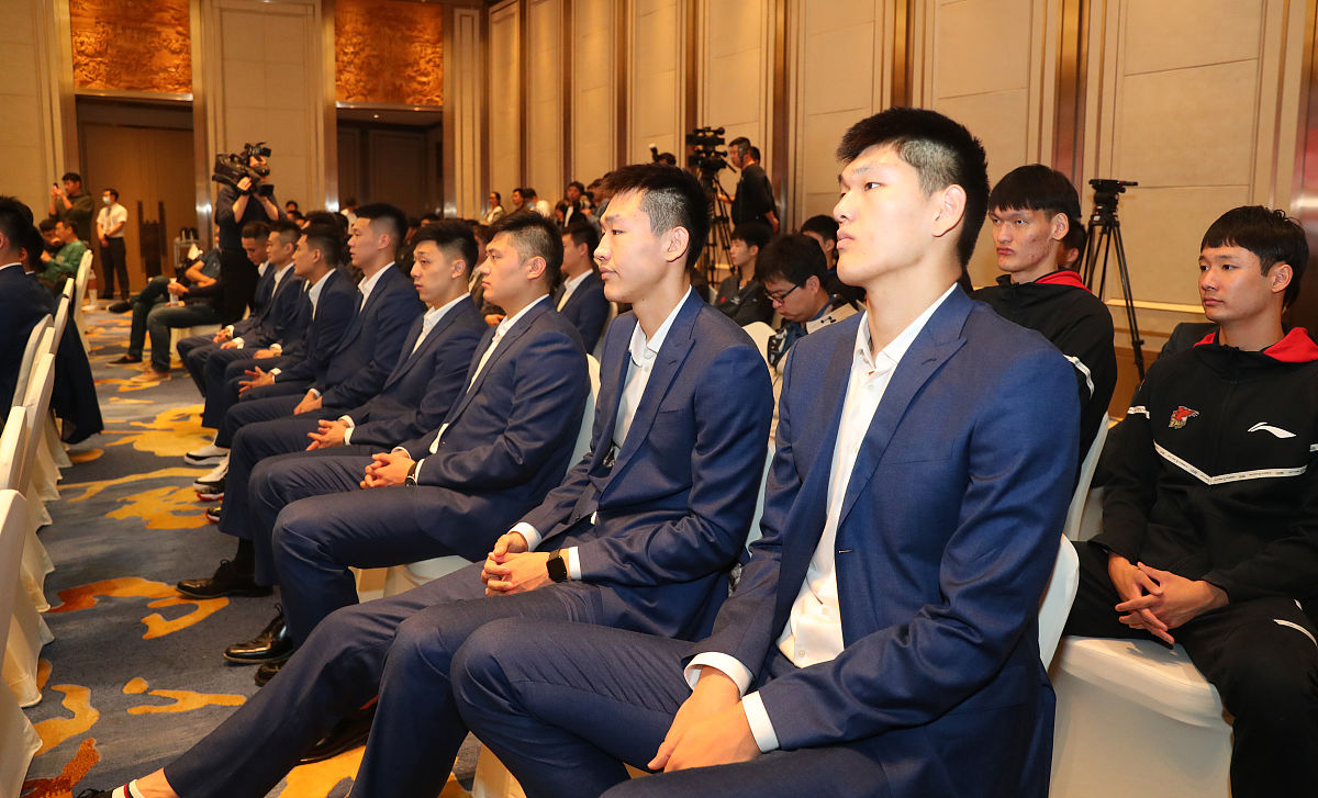 请对基于ADDLE模型招商信诺人寿保险公司营销队伍培训体系存在的问题进行问题列举其格式为1、问题1 2、问题2：