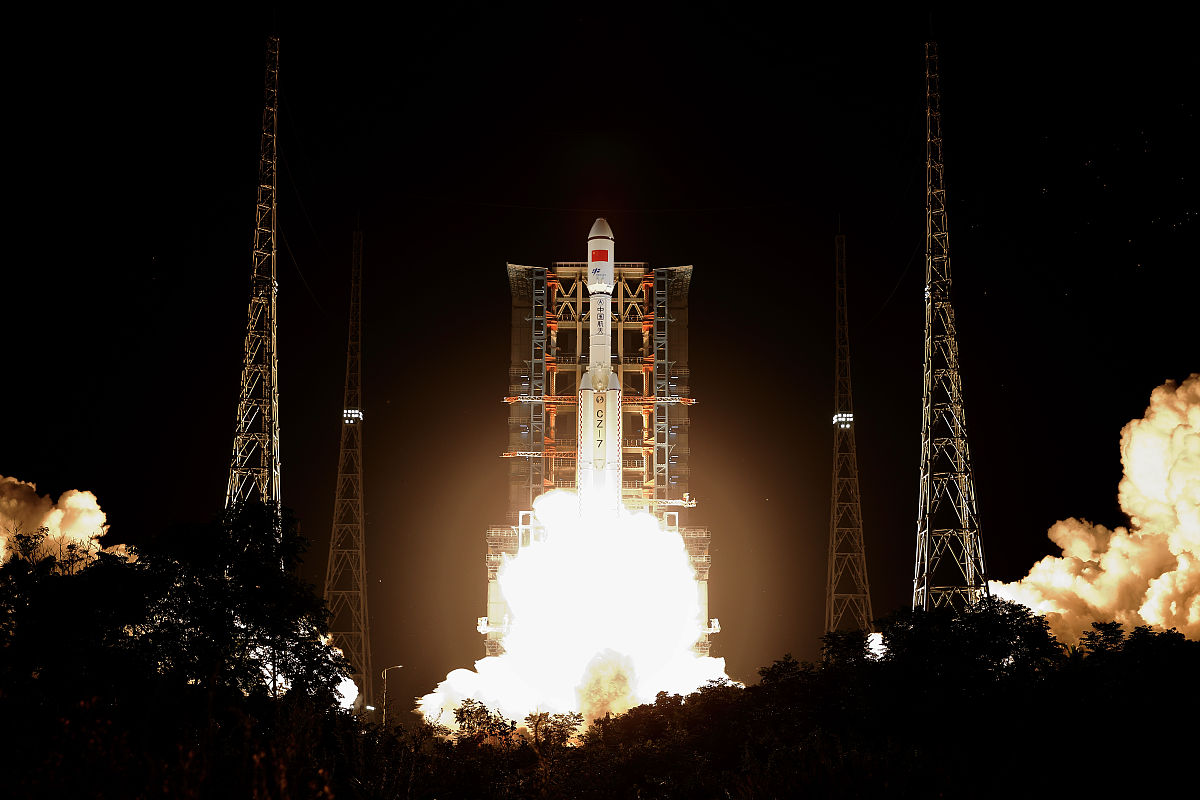 什么是系统测试系统测试是一种软件测试方法用于验证整个系统在特定环境下是否符合预期的功能和性能要求。它通常是在开发完成后进行的最后一个测试阶段旨在检查完整的软件系统是否满足所有业务需求和技术规范。在此过程中测试人员执行各种测试用例和场景以确保软件系统的正确性、可靠性、可用性、安全性和兼容性等方面的要求得到满足。系统测试可以帮助识别和解决软件系统中的缺陷提高软件质量并提供对自动化和手动测试工具的反馈。