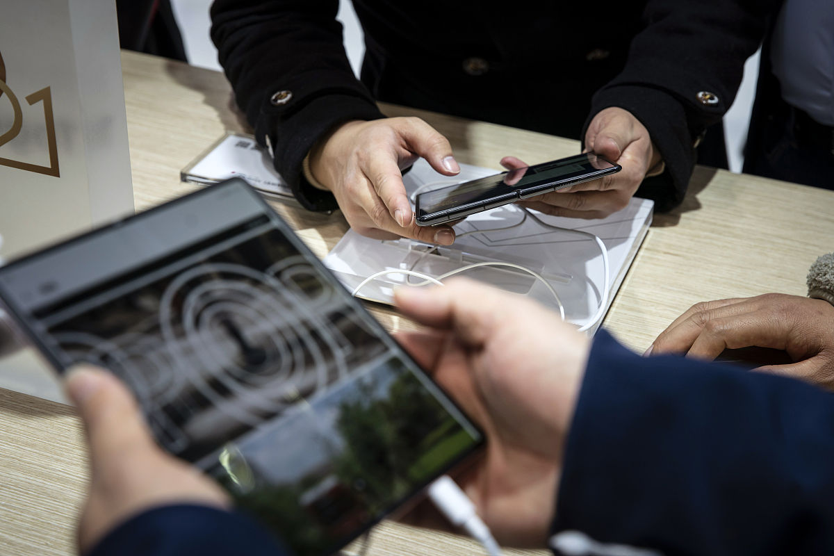 有什么适用于形容长征精神对我们现代青年影响很大的优美词句或者古文请给出至少十句。