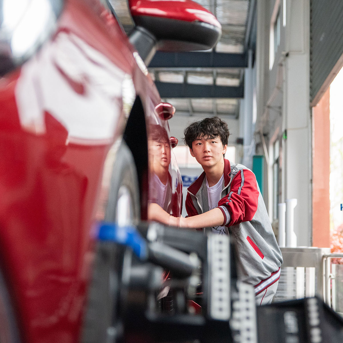 SEO优化的标题：高职院校行政管理人员面临的挑战：专业知识、技能、经验和创新意识的缺失