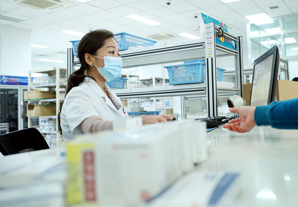 写一篇临床协调员在医疗机构如何协助研究者控制好临床试验质量的论文要有一定的数据统计加入参考文献文中哪些内容是参考文献的要标识