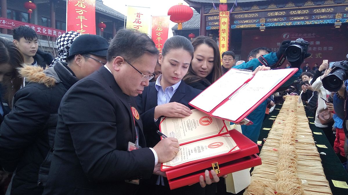 一平方分米比一分米大对吗