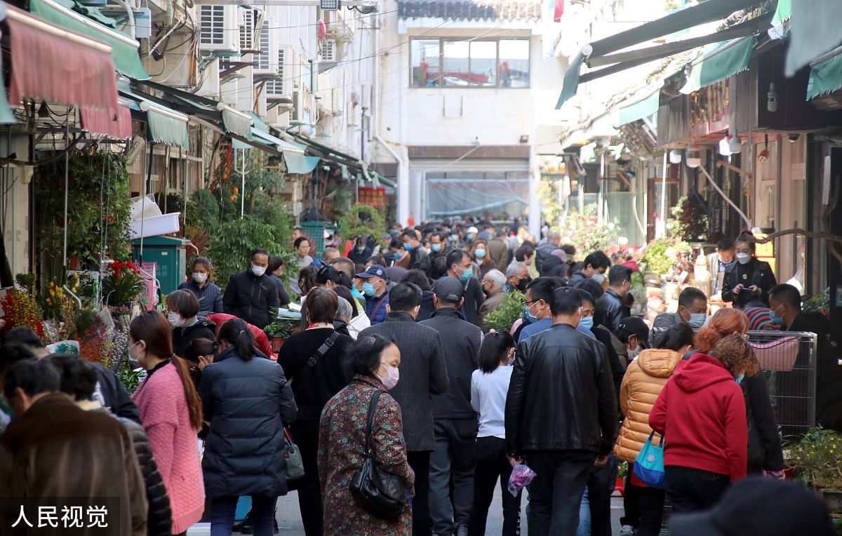 中国有没有外国人聚集的小镇或者街道类似于国外的唐人街那种地方是的中国也有一些外国人聚集的小镇或者街道。以下是几个例子：1 三里屯：位于北京市朝阳区是一个外籍人士聚集的商业区。2 西餐街：位于成都市锦江区是一个以西餐文化为主题的商业区吸引了许多外籍人士。3 宜家街：位于上海市宝山区是一个以瑞典宜家公司为主题的商业街也吸引了一些外籍人士。4 东门外国语学校附近：位于广州市越秀区是一个外籍人士聚集的地区