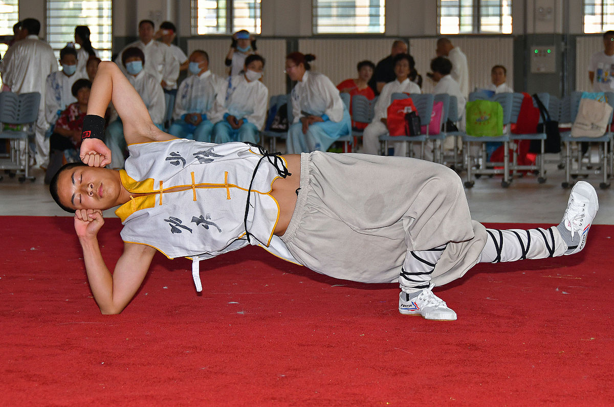 武术中要求踝脚是什么意思 用250字帮我描述