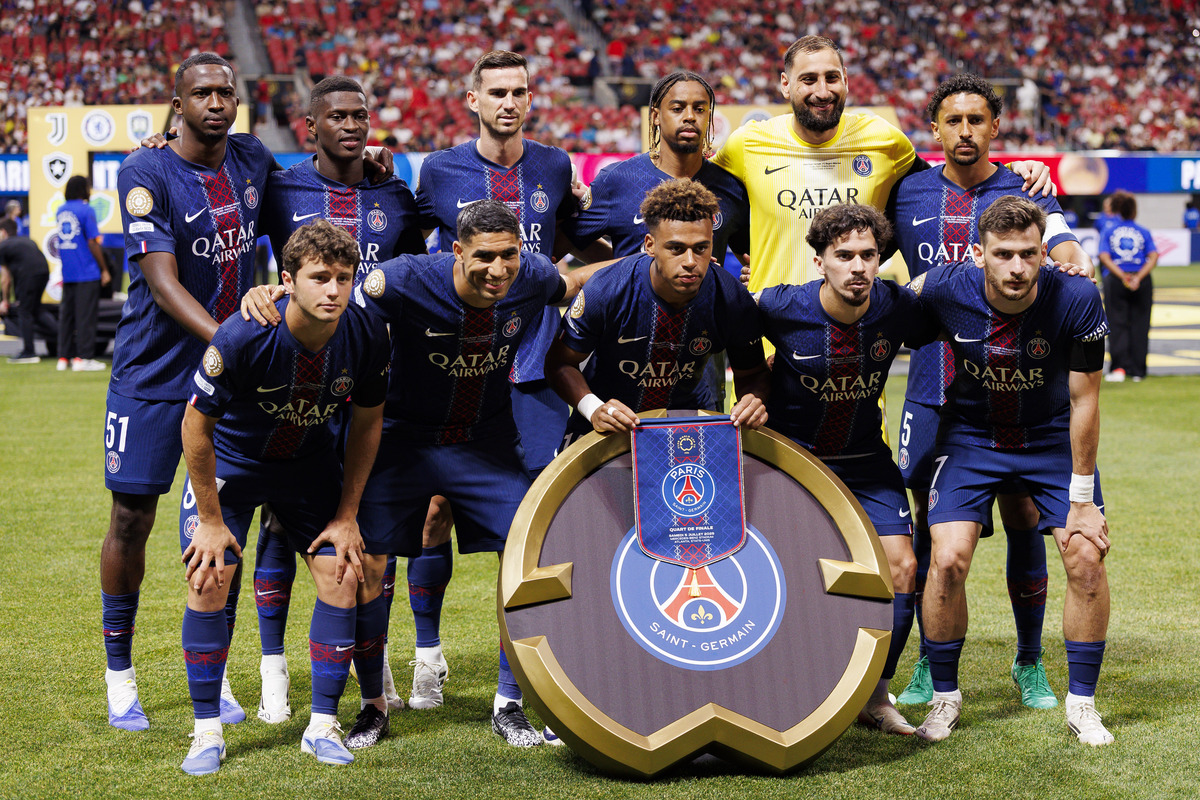 Real Madrid Defeats Manchester United 2-0 in a Clean Sweep