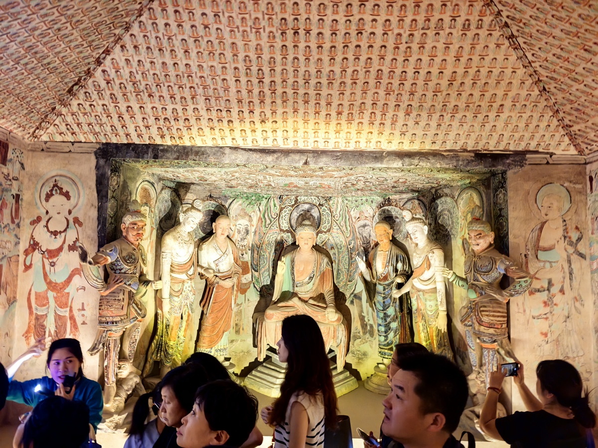 隋唐时期开凿的世界最大艺术宝库之一：敦煌莫高窟