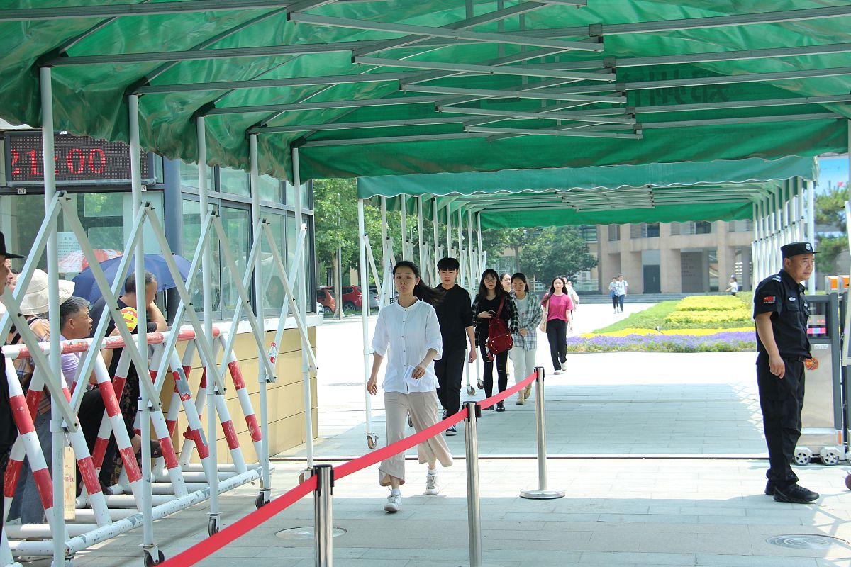 河南科技学院历年招生分数