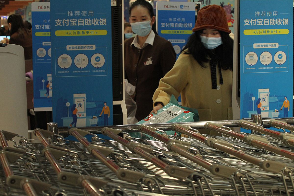 支付宝亲情卡对方能看见地址还有买的东西吗
