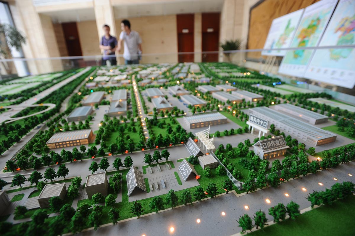 写一篇新闻报道以长沙综合保税区首单跨境进口香水业务落地要求体现法国香水多部门联合推动监管创新实现安全合规存储以小切口推动制度创新助力产业发展